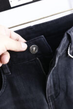 【Gucci Jeans | Classic Denim, Engraved with Luxury DNA】 When street style meets haute couture, a pair of jeans can become a badge of status.
Deconstructing the language of denim with centuries-old craftsmanship, we infuse every inch of fabric with a modern attitude and luxurious details, making everyday wear a silent declaration of taste.
✨ A pair of jeans is an attitude, and even more so, a legacy.
It's not just a wardrobe essential, but also an interpretation of the brand's spirit—
"From suitcases to jeans, we have always defined the boundaries of luxury with the ultimate craftsmanship."
Sizes: 28-42 - Image 5