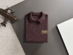 GUCCI 2025官网冬季最新毛衣，专柜同步在售爆款！特供羊毛混纺面料.手感舒适.可直接接触皮肤，logo徽章精致刺绣标志，极为抢眼！细节凸显大牌时尚魅力.精致做工.立体裁剪风格.穿着效果无敌帅气！三标齐全！码数：M-3XL - Image 8