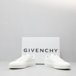 🌟  《顶级品质》
GⅣENCHY纪梵希魔术贴经典款 
专柜官网同步 市面最高版本 原版一比一复刻 四季潮鞋！纪凡希鞋子做工讲究 每一条走线都是按照原版样式 基本做到零瑕疵 媲美专柜 毫无压力 此款鞋即新潮又百搭！
▪️鞋面:进口摩术贴
▪️鞋面:进口头层牛皮
▪️垫脚:羊皮内里
▪️大底:原版TPU
▪️码数:女35一40 男39一44 - Image 2