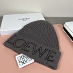 罗意威loewe官网经典款针织帽！小红书热卖爆款！穿搭神气！男女同款，加厚更保暖，时尚流行🌸质感一流，秋冬保暖最佳名品，赶紧订购哦，跑量款 - Image 2