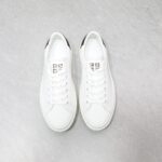 🌟  《顶级品质》
GⅣENCHY纪梵希魔术贴经典款 
专柜官网同步 市面最高版本 原版一比一复刻 四季潮鞋！纪凡希鞋子做工讲究 每一条走线都是按照原版样式 基本做到零瑕疵 媲美专柜 毫无压力 此款鞋即新潮又百搭！
▪️鞋面:进口摩术贴
▪️鞋面:进口头层牛皮
▪️垫脚:羊皮内里
▪️大底:原版TPU
▪️码数:女35一40 男39一44 - Image 5