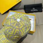 New shipment!Comes with box bag, Fendi's new original baseball cap, double F-jacquard, a perennial hot selling item at the counter, with excellent reputation. Customized 1:1 mold, original jacquard sail fabric+top layer cowhide, lightweight and breathable! Excellent quality, basic head circumference of 56, adjustable patch. - Image 4