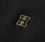 Hermes 2025 Autumn/Winter New Sweater, the pinnacle of simplicity and the ultimate answer to hidden luxury. The classic round neck adds a touch of leisure and restraint, while the wool blend is skin friendly and soft. The sleeve design highlights a sense of fashion without showing off, and the poetry of color and pattern creates an effortless sense of luxury. It embodies the ultimate comfort and elegance of the brand tone. It is not just a sweater, it is a Hermes sweater. When you don't know what to wear, a Hermes sweater is always right.Counter size: M~3XLRecommended codes for height and weight that can be reported - Image 7