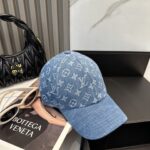 LV路易威登官网同步高版本 新款牛仔棒球帽🧢
火爆技术升级，洗水牛仔风街头风十足
更符合现在时尚小哥哥小姐姐的style，机场街拍超飒！ - Image 7