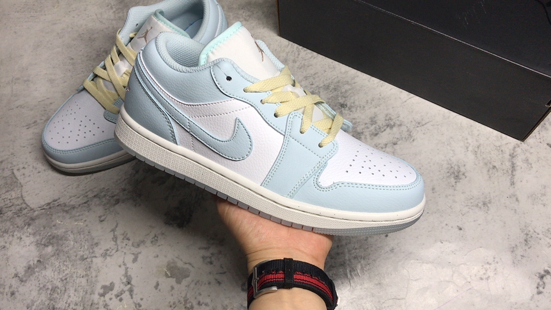 ▪公司级别
Air Jordan AJ1 Low 低帮白浅蓝