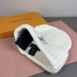 配防尘袋〈对版高品质，羊毛品质认准咯〉
路易威登LOUIS VUITTON🎩官方热卖爆款，羊毛针织毛线帽，时尚好品质高端大气，超柔软！超火爆💖质感很赞，出街超好搭配！时尚潮流！秋冬必备单品，快快入手哦！ - Image 4