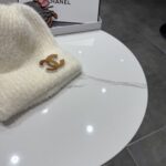 Chanel香奈儿秋冬网红时尚博主推荐款毛线帽，小红书爆款，手感超柔软舒适的针织线帽，弹性极佳！ - Image 4
