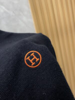 Hermes 2025ss Autumn/Winter New Product Fashionable and Casual Bottom Single Wear Round Neck Business and Leisure Basic High end Knitted 100% Pure Wool Sweater Comfortable and Warm! anti-pilling 👍🏼 Non irritating to the skin, suitable for close fitting, luxurious classic element design! There isn't much complicated craftsmanship involved, just the fusion of design and material. Simple European style autumn and winter essential counter size: M-3XL - Image 5