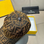 Comes with a box bag and Fendi's new original baseball cap, featuring a double F jacquard pattern. It is a hot selling item at the counter and has an excellent reputation for its retro double F jacquard pattern. The 1:1 mold is customized with the original jacquard sail fabric and top layer cowhide, making it lightweight and breathable! Excellent quality, basic head circumference of 56, adjustable patch, must buy item as shown in the picture! - Image 4