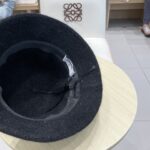 Dior新款爆款兔毛桶帽
遮脸帽 出街必备款！ - Image 9