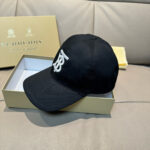 Comes with box and bag, Burberry counter popular original baseball cap, 1:1 mold customization, 3D embroidery, exquisite and flawless! 100% pure cotton fabric, meticulous workmanship, original factory quality, exclusive physical photography. - Image 3