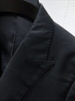 Dolce&Gabbana DG 2025ss Spring and Autumn new suit, high-end version! Customized fabrics for counters have high breathability and comfort, impeccable details, and brand element design concepts, reflecting high quality. Delicate and soft to the touch! Presenting casual tailoring, the upper body design is superb! Size range: 48-58 - Image 4