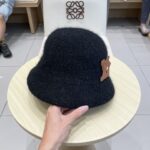 Dior新款爆款兔毛桶帽
遮脸帽 出街必备款！ - Image 8