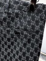 GUCCI 2025ss Spring and Autumn New Western Pants Nine Fen Pants Casual Pants, High end Version! Customized fabrics for counters have high breathability and comfort, impeccable details, and brand element design concepts, reflecting high quality. Delicate and soft to the touch! Presenting casual tailoring, the upper body design is superb! 🐉 Size range: 30-38 🈚 35.37. Can be paired with a set - Image 7