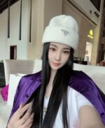 💰（高版本）

普拉达新款针织毛线帽