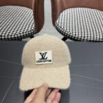 LV 路易威登 秋冬新款经典休闲潮流款 上架简约棒球帽出门旅游，绝对要入手的一款 - Image 7