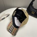Comes with dust bagBurberry 3D embroidery, original baseball cap hot selling item at the counter, pure cotton lining, lightweight and breathable. Perfect design, precise and accurate grid alignment, original factory quality, exclusive physical shooting, suitable for both men and women! - Image 4