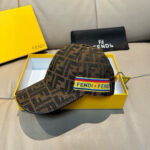 Comes with a box bag and Fendi's new original baseball cap, featuring a double F jacquard pattern. It is a hot selling item at the counter and has an excellent reputation for its retro double F jacquard pattern. The 1:1 mold is customized with the original jacquard sail fabric and top layer cowhide, making it lightweight and breathable! Excellent quality, basic head circumference of 56, adjustable patch, must buy item as shown in the picture!
