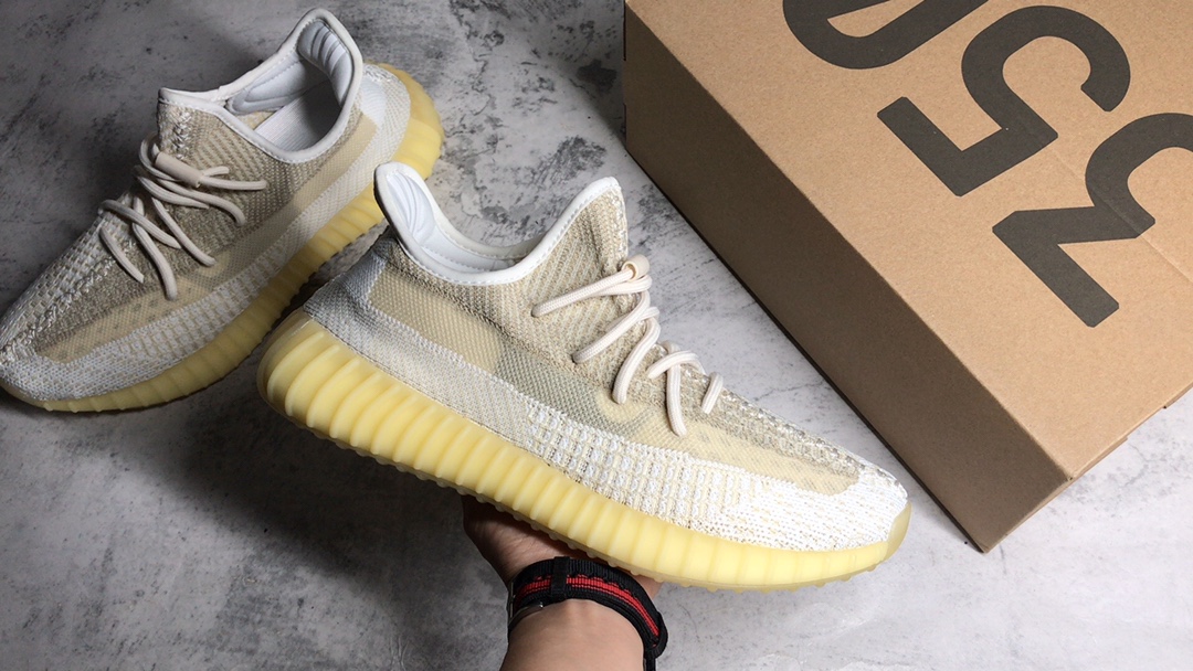 ▪️独家纯原 
满天星 新批次 Yeezy 350V2 原鞋开模完美打造