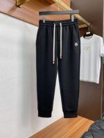 Mengkou 2025SS early autumn and winter new product, silk gloss thickened pure cotton fabric men's sports and leisure pants, a must-have type every season, an unquestionable hot selling flagship item, in line with the best color matching of the four seasons. The overall style continues the tone of SLP, integrating multiple craftsmanship aesthetics throughout, washing and aging naturally, creating a rebellious and personalized style! In terms of details, it is extremely outstanding and meticulously crafted. The entire body is made of customer supplied metal chains, which effectively demonstrates the brand identity! High quality repeated cotton fabric, excellent washing performance, impeccable! Pattern cutting perfect size M-3xL - Image 2