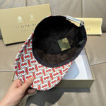 Comes with a box bag, Burberry's new baseball cap, genuine custom molded, brand new TB pattern, original version 💰 U printed fabric, meticulously crafted and flawless, of original factory quality, exclusively photographed in person, with fast assembly speed! - Image 6
