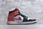 ▪🐼权威实拍💯#SI34640
新货🚀#Air Jordan AJ1 Mid 中帮 黑橙扣碎 DQ8426-801 终端优势供应 市面中低帮最具代表性版本没有之一 口碑大厂出品 品控大底版型不断改良更新 全套原纸板楦头开发 确保原汁原味 完美呈现版型 完美零毛边处理 原厂内置全掌气垫 价格定位良心 平台专用代工流水线出品 一眼公司既视感 拿到手的一瞬间就与众不同 碾压市面所有版本 全部原鞋开发 每一个配色都会采购原鞋确认细节 打破市面看图做货无好货之说 SIZE：35.5 36 36.5 37.5 38 38.5 39 40 40.5 41 42 42.5 43 44 44.5 45 46 - Image 3
