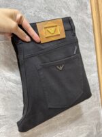 【Armani Jeans | Classic Denim, Embossed with Luxury DNA】 When streetwear meets haute couture, a pair of jeans can become a badge of status.
Deconstructing the language of denim with centuries-old craftsmanship, we infuse every inch of fabric with a modern attitude and luxurious details, making everyday wear a silent declaration of taste.
✨ A pair of jeans is an attitude, and even more so, a legacy.
It's not just a wardrobe essential, but also an interpretation of the brand's spirit—
"From suitcases to jeans, we have always defined the boundaries of luxury with the ultimate craftsmanship."
Sizes: 28-42