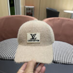 LV 路易威登 秋冬新款经典休闲潮流款 上架简约棒球帽出门旅游，绝对要入手的一款 - Image 8