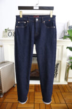 【Gucci Jeans | Classic Denim, Engraved with Luxury DNA】 When street style meets haute couture, a pair of jeans can become a badge of status.
Deconstructing the language of denim with centuries-old craftsmanship, we infuse every inch of fabric with a modern attitude and luxurious details, making everyday wear a silent declaration of taste.
✨ A pair of jeans is an attitude, and even more so, a legacy.
It's not just a wardrobe essential, but also an interpretation of the brand's spirit—
"From suitcases to jeans, we have always defined the boundaries of luxury with the ultimate craftsmanship."
Sizes: 28-42 - Image 2