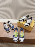 男码加10  Fendi芬迪板鞋首款大头运动鞋~~fendi match篮球运动鞋，最新元素注入加FF复古的设计，超经典百搭系列……
鞋面采用牛皮和牛猄拼接组合，侧面凸起的双F logo，内里采用毛巾布里，TPU发泡组合双色大底不一般的舒适！情侣款35-44 - Image 9