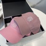 防尘袋
👒罗意威👒LOEWE新款原标设计棒球帽🧢质感超好，外部线条定位标准，做工精细，简约大气低价走量！ - Image 9