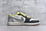 ▪🐼权威实拍💯#SJ36860
新货🚀#Travis Scott x Fragment Design x Air Jordan 1 Low OG SP AJ1联名款 低帮文化休闲板鞋 DN6901-095
#多方联名合作融合了Travis Scott 独特的音乐风格，藤原浩个性的设计风格以及Jordan品牌的经典元素 使其成为一双具有独特身份和价值的鞋子 清新而立体的外观加上联名标识更突出了其独特身份 这种配色方案显示出活力和时尚感 在视觉上引人注目  鞋身的质感和细腻的细节处理使其显得高端而格调十足  这款“倒钩”联名是设计与创意完美结合  融合多方的个性风格是一款备受瞩目的潮流鞋款
尺码：36 36.5 37.5 38 38.5 39 40 40.5 41 42 42.5 43 44 44.5 45 9.E5 - Image 3