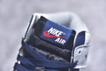 ▪细节鉴定
乔丹 Air Jordan 1 Retro High AJ1乔丹一代高帮经典复古文化休闲运动篮球鞋 555088-009 - Image 2