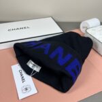 💰Chanel官网品质香奈儿秋冬网红时尚博主推荐款针织帽，藏着不动声色的高级感，每一处线条都透着利落大方，简约而不简单，大方且不失格调，处处细节都彰显着高端品味，时尚感在克制中愈发耐人寻味。 - Image 5