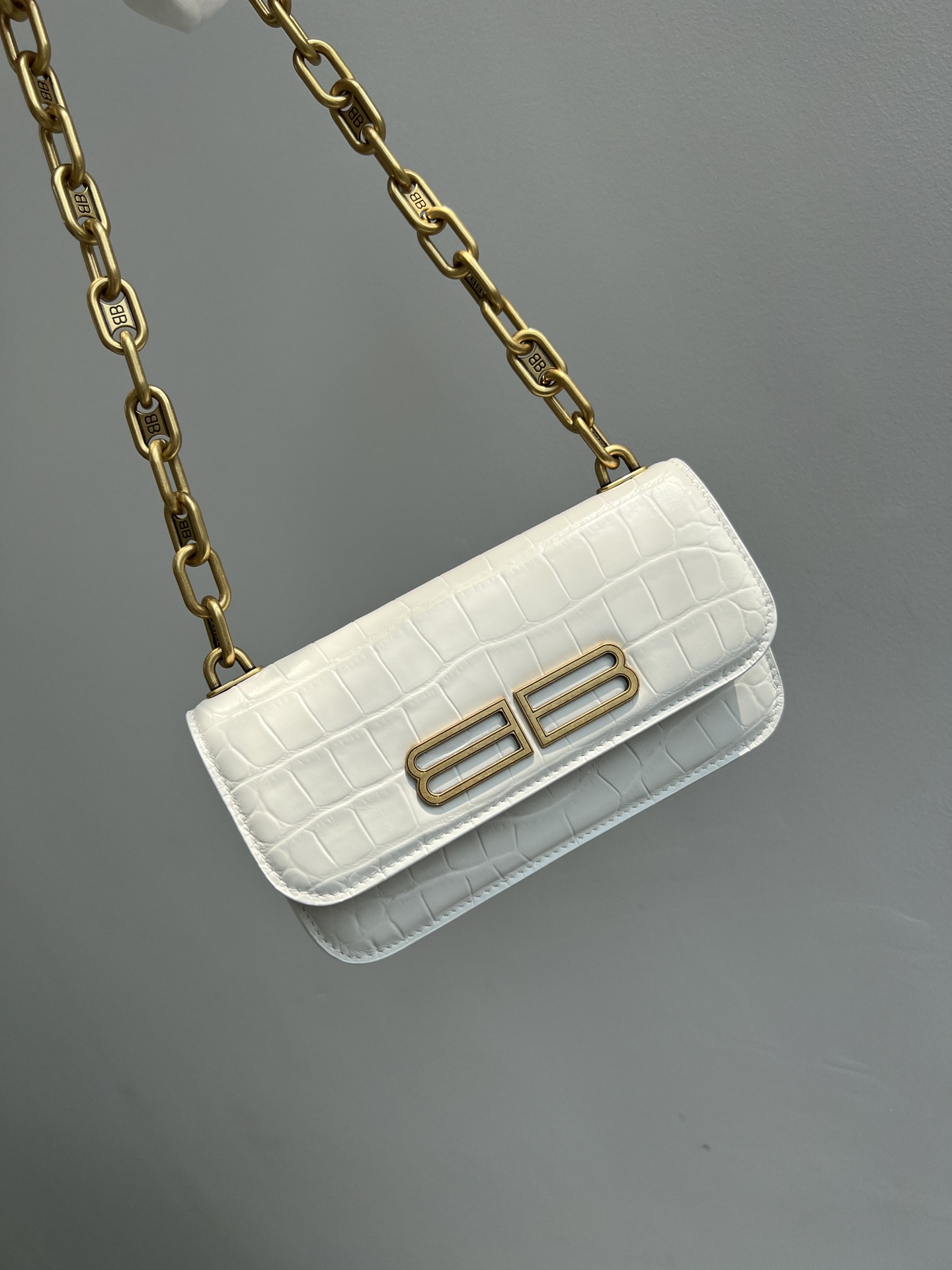 尺寸：19X10X7cm