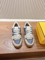 男码加10  Fendi芬迪板鞋首款大头运动鞋~~fendi match篮球运动鞋，最新元素注入加FF复古的设计，超经典百搭系列……
鞋面采用牛皮和牛猄拼接组合，侧面凸起的双F logo，内里采用毛巾布里，TPU发泡组合双色大底不一般的舒适！情侣款35-44 - Image 3