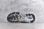 #HOKA ONE ONE Mafate Speed 2
低帮专业越野跑步鞋 实拍首发👏
相较于前几代Mafate包裹感更好
跟Speedgoat(快速羚羊)系列比起来更加舒适
鞋底防滑性能在下坡的石板台阶和原始路面都有很好的表现
HOKA血统属性厚底设计 在快速下坡时起到缓震保护作用
减少重力给予脚踝、膝部、髋关节等处带来的冲击力
官方货号: 1126851DX
尺码: 36 37 37.5 38 38.5 39.5 40 40.5 41.5 42 42.5 43 44 44.5 45 - Image 6