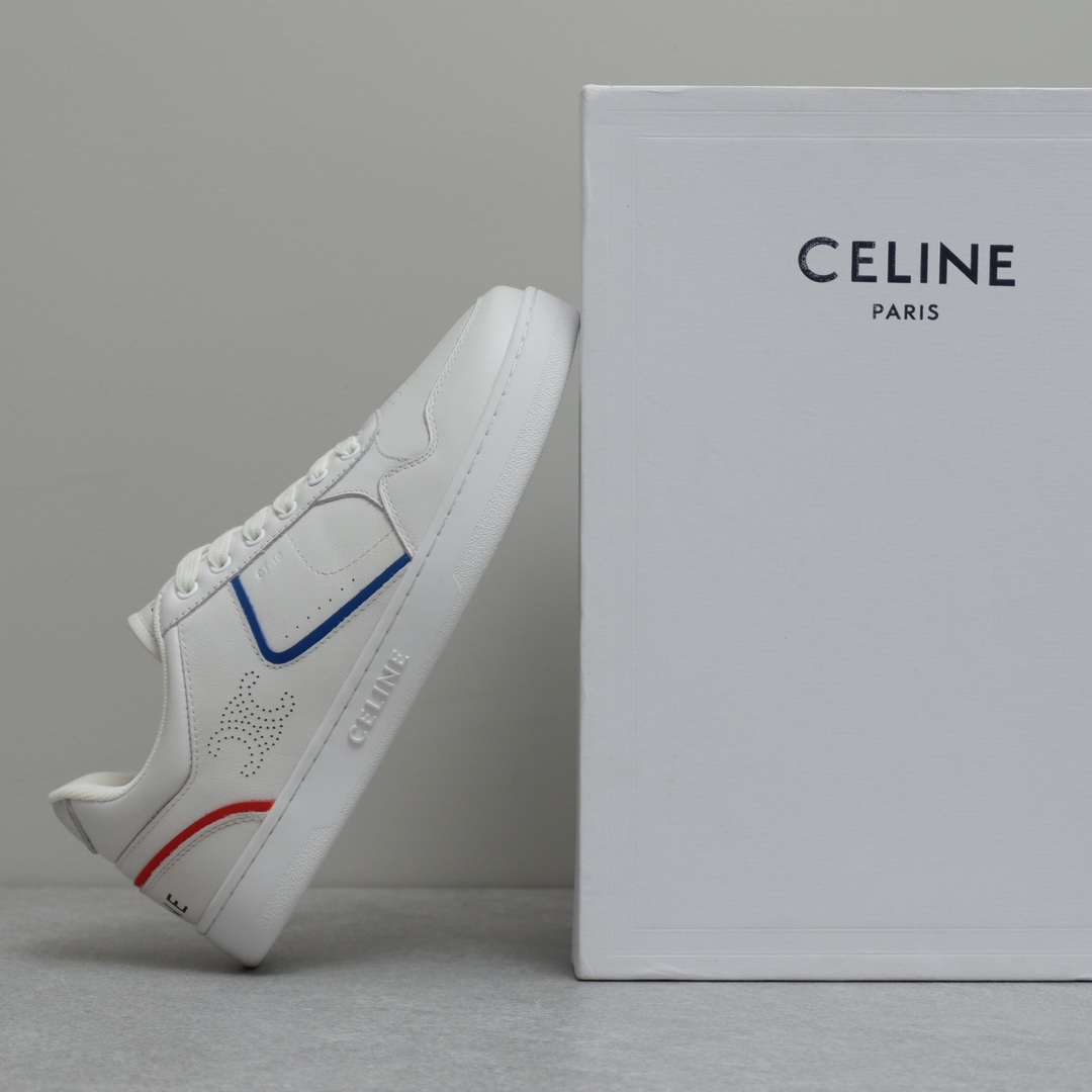 𝐂𝐄𝐋𝐈𝐍𝐄 思琳𝟐𝟎𝟐𝟑/𝐒𝐒新款撞色条纹小白鞋  继Celine熊猫鞋成为很多男生的最爱之后 🔥火爆推出新的配色版型 整体设计简约和经典配色 标志性CELINE 凯旋门镂空LOGO压纹绑带搭配活力色彩 许魏洲、梁靖康自在演绎，定格活力韵律 Size：女码35-40 男码39-44M