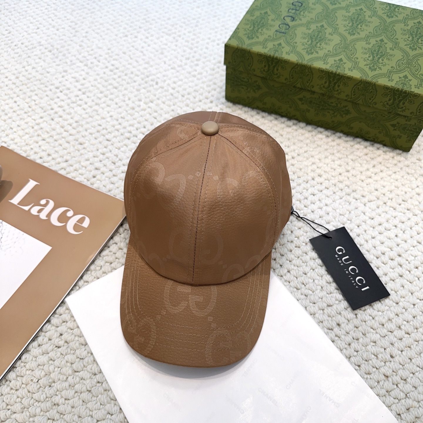 Original order qualityGUCCI Gucci baseball cap 🧢 New Gucci baseball cap on official website 🧢 The hot trend is coming! The craftsmanship is very exquisite, high-end, atmospheric and upscale! Low profile luxury, easy to carry! Run volume!