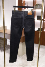 【Gucci Jeans | Classic Denim, Engraved with Luxury DNA】 When street style meets haute couture, a pair of jeans can become a badge of status.
Deconstructing the language of denim with centuries-old craftsmanship, we infuse every inch of fabric with a modern attitude and luxurious details, making everyday wear a silent declaration of taste.
✨ A pair of jeans is an attitude, and even more so, a legacy.
It's not just a wardrobe essential, but also an interpretation of the brand's spirit—
"From suitcases to jeans, we have always defined the boundaries of luxury with the ultimate craftsmanship."
Sizes: 28-42 - Image 3