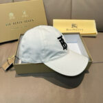 Comes with box and bag, Burberry counter popular original baseball cap, 1:1 mold customization, 3D embroidery, exquisite and flawless! 100% pure cotton fabric, meticulous workmanship, original factory quality, exclusive physical photography. - Image 4