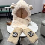 chanel香奈儿可爱毛绒绒小熊耳朵帽子围巾手套女冬季保暖护耳帽防寒骑车雷锋帽 - Image 3