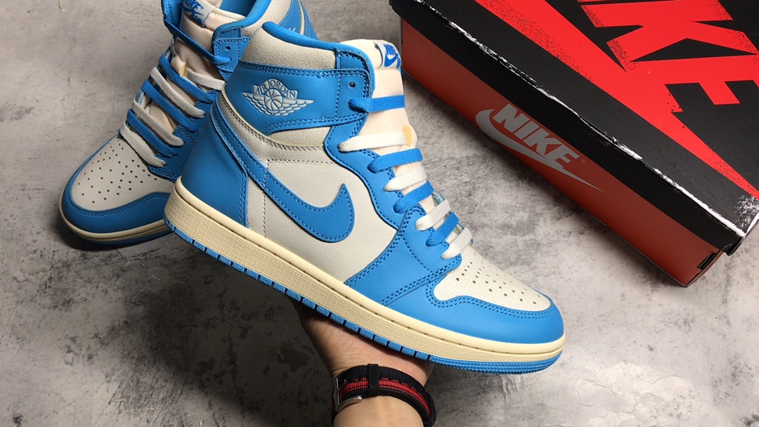 ▪实战系列
Air Jordan 1 High OG "UNC Reimagined" AJ1 乔1做旧北卡蓝复刻 爆裂纹高帮篮球鞋