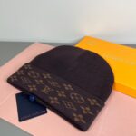 配防尘袋〈对版高品质，认准咯〉
路易威登LOUIS VUITTON🎩官方热卖爆款，羊毛针织毛线帽，时尚好品质高端大气，超柔软！超火爆💖质感很赞，出街超好搭配！时尚潮流！秋冬必备单品，快快入手哦！ - Image 4