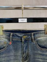 【Gucci Jeans | Classic Denim, Engraved with Luxury DNA】 When street style meets haute couture, a pair of jeans can become a badge of status.
Deconstructing the language of denim with centuries-old craftsmanship, we infuse every inch of fabric with a modern attitude and luxurious details, making everyday wear a silent declaration of taste.
✨ A pair of jeans is an attitude, and even more so, a legacy.
It's not just a wardrobe essential, but also an interpretation of the brand's spirit—
"From suitcases to jeans, we have always defined the boundaries of luxury with the ultimate craftsmanship."
Sizes: 28-42 - Image 3