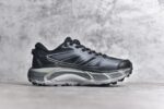 #HOKA ONE ONE Mafate Speed 2
低帮专业越野跑步鞋 实拍首发👏
相较于前几代Mafate包裹感更好
跟Speedgoat(快速羚羊)系列比起来更加舒适
鞋底防滑性能在下坡的石板台阶和原始路面都有很好的表现
HOKA血统属性厚底设计 在快速下坡时起到缓震保护作用
减少重力给予脚踝、膝部、髋关节等处带来的冲击力
官方货号: 1126851DX
尺码: 36 37 37.5 38 38.5 39.5 40 40.5 41.5 42 42.5 43 44 44.5 45 - Image 3