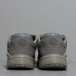 𝐂𝐇𝐑𝐈𝐒𝐓𝐈𝐀𝐍 𝐃𝐈𝐎𝐑 𝐁𝟯𝟬 迪奥火爆情侣休闲鞋【撞脸NB？现已是D奥B30】时代 顺应复古市场趋势的「Dad Shoes」风格鞋款！ 鞋舌上的Dior标志，也注明了这双鞋的型号为 B30！运用了质感细腻的皮革与网眼布面材 质拼接成鞋身，鞋身两侧贴有显眼的反光字母CD表明身份，鞋身多处线条勾勒细节，让鞋子整体看起来不那么单调。搭载奶油色EVA、橡胶混合大底，复古风十足 Size：女码35-39
男码39-44 - Image 5