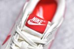 ▪️细节鉴定
NK SB Dunk Low Supreme联名 米白红勾 低帮休闲板鞋 - Image 2