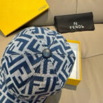 New shipment!Comes with box bag, Fendi's new original baseball cap, double F-jacquard, a perennial hot selling item at the counter, with excellent reputation. Customized 1:1 mold, original jacquard sail fabric+top layer cowhide, lightweight and breathable! Excellent quality, basic head circumference of 56, adjustable patch. - Image 5