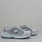 𝐂𝐇𝐑𝐈𝐒𝐓𝐈𝐀𝐍 𝐃𝐈𝐎𝐑 𝐁𝟯𝟬 迪奥最新火爆情侣休闲鞋【撞脸NB？现已是D奥B30】时代 顺应复古市场趋势的「Dad Shoes」风格鞋款！ 鞋舌上的Dior标志，也注明了这双鞋的型号为 B30！运用了质感细腻的皮革与网眼布面材 质拼接成鞋身，鞋身两侧贴有显眼的反光字母CD表明身份，鞋身多处线条勾勒细节，让鞋子整体看起来不那么单调。搭载奶油色EVA、橡胶混合大底，复古风十足 Size：女码35-39（40定做不退换） 男码39-44（45/46定做不退换） - Image 5